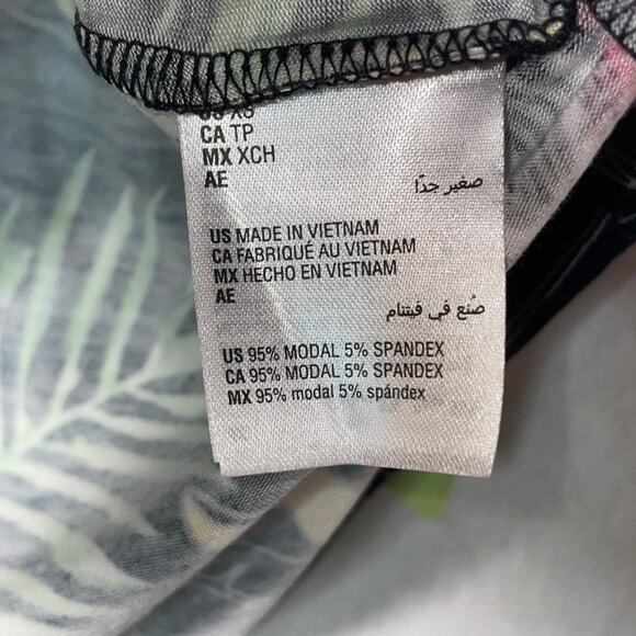 Ideology black palm Printed T-Shirt, XS - Picture 6 of 9